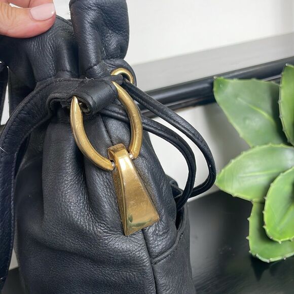 Italian Leather bucket bag crossbody shoulder handbag drawstring black gold - Picture 9 of 13